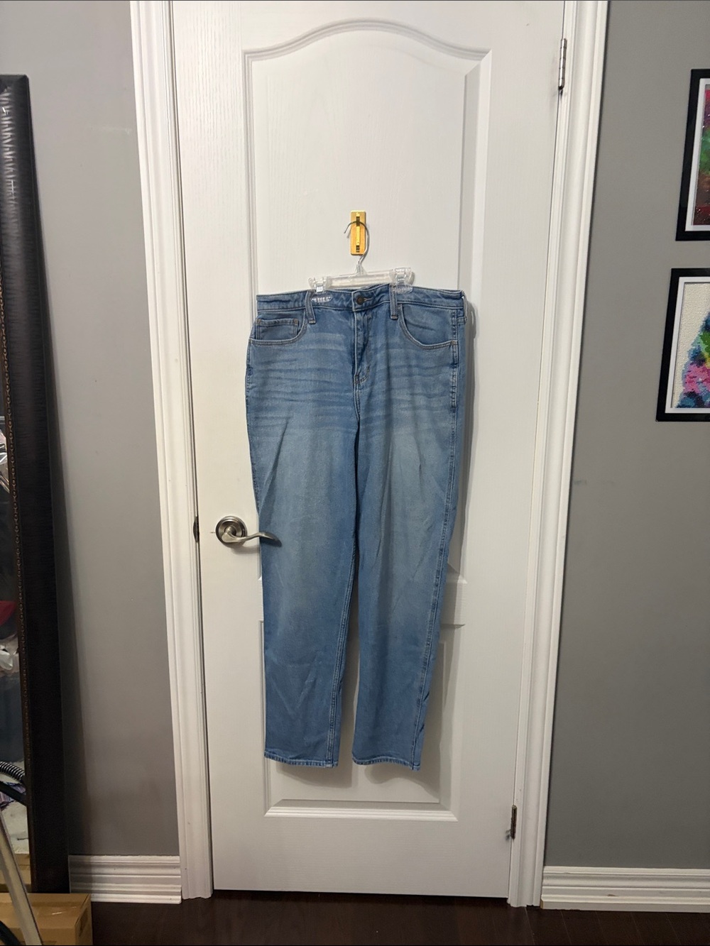 Hollister. Ultra high rise mom Jean Light Blue Jeans - Classic Straight Fit